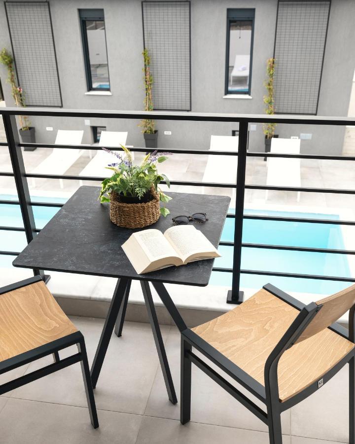 Cove Suites Nea Iraklitsa Esterno foto